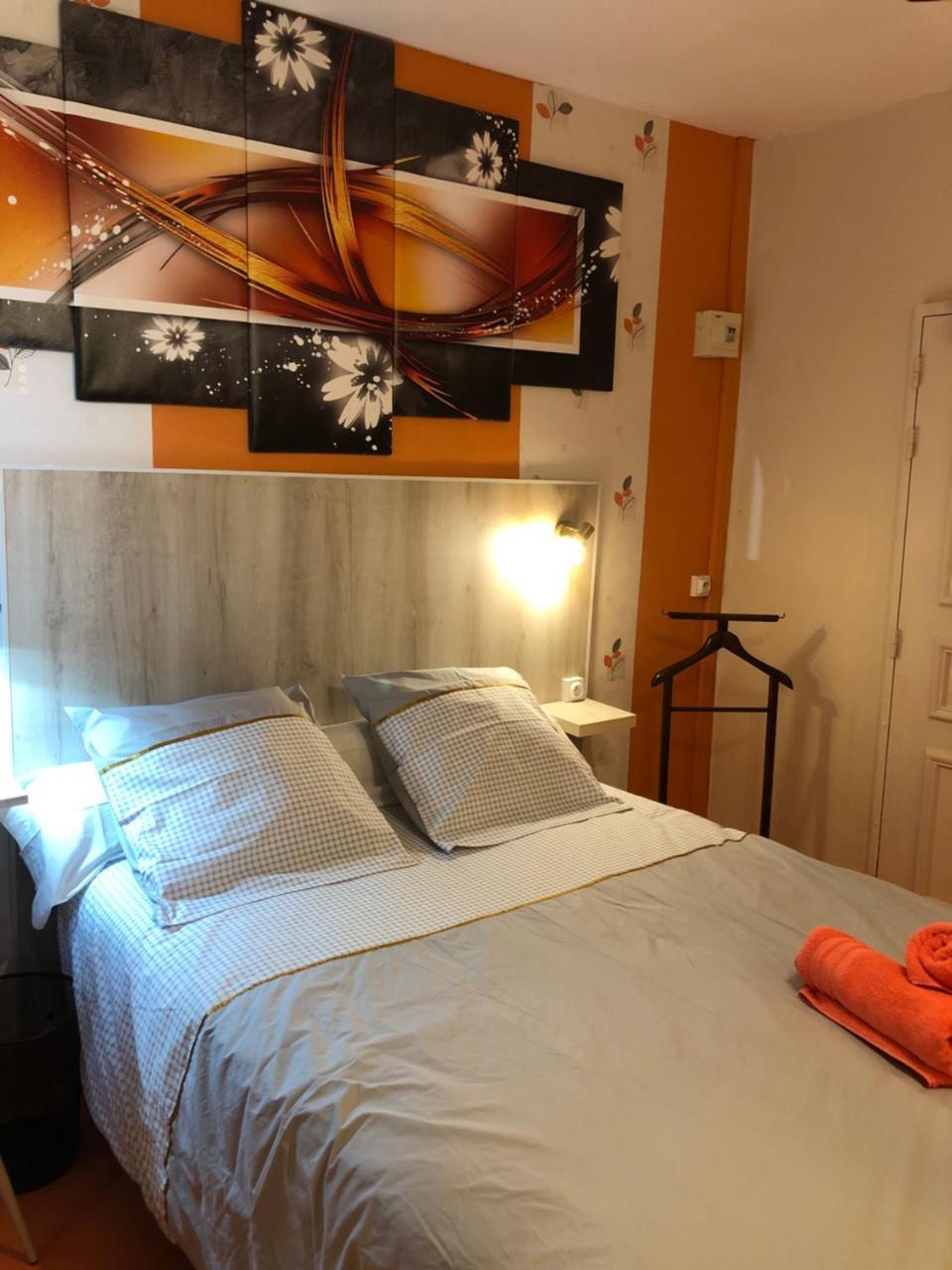 Hotel Des Remparts วีเนิฟ-โซร์-ล็อต ภายนอก รูปภาพ
