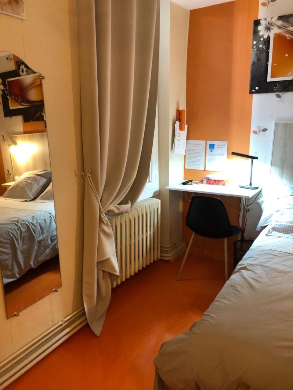 Hotel Des Remparts วีเนิฟ-โซร์-ล็อต ภายนอก รูปภาพ