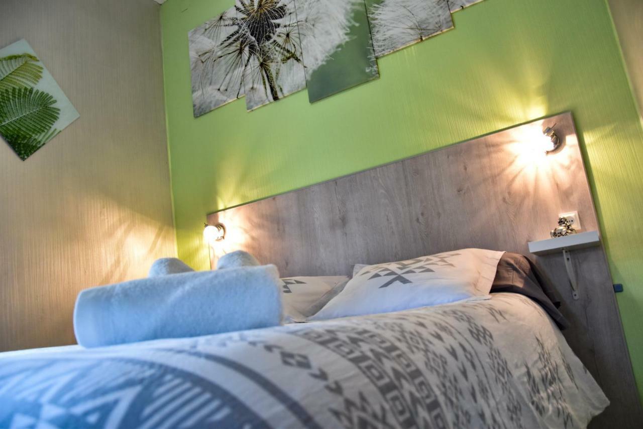 Hotel Des Remparts วีเนิฟ-โซร์-ล็อต ภายนอก รูปภาพ